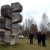 Saeimas deputāts Juris Vectirāns, arhitekte Ingūna Rībena un Ķeguma novada domes pr-a vietnieks Raivis Ūzuls pie A.Pumpuram veltītā monumenta Birzgalē 2016. gada oktobrī. Foto: Daina Dzene.