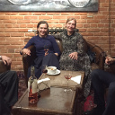 Kopā ar ģimeni (meitu Asnāti Rībenu un dzīvesbiedru Uģi Zāberu) suminot latviešu kino vecmeistaru režisoru Rolandu Kalniņu 95 gadu jubilejā. Liepāja, 2017. gads.